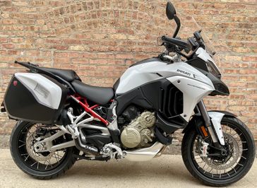 2023 Ducati Multistrada V4S Travel & Radar