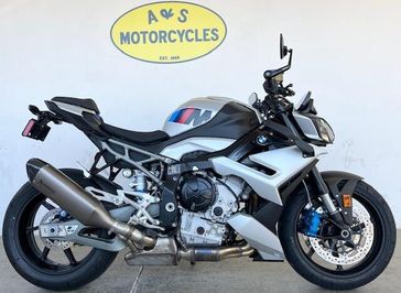 2025 BMW M1000R 
