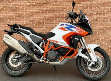 2024 KTM Super Adventure