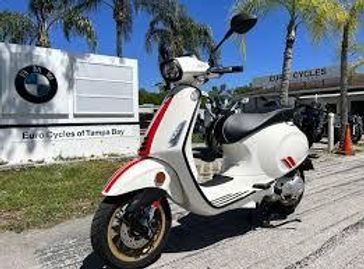 2022 Vespa Sprint 50 Racing Sixties  in a WHITE/RED exterior color. Tampa Bay Motos 813-926-9937 tampabaymotos.com 