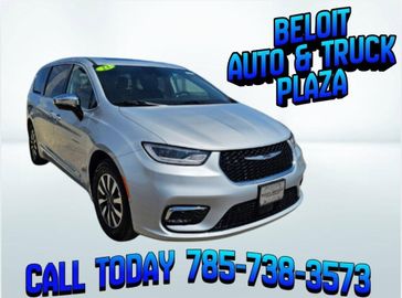 Used 2023 Chrysler Pacifica Hybrid Limited