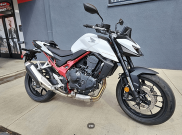 New 2025 Honda CB750 HORNET 