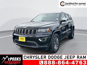 2021 Jeep Grand Cherokee Limited in a Diamond Black Crystal Pearl Coat exterior color and Blackinterior. McPeek's Chrysler Dodge Jeep Ram of Anaheim 888-861-6929 mcpeeksdodgeanaheim.com 