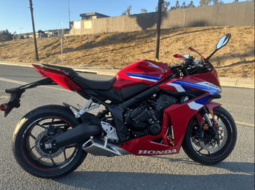 New 2025 Honda CBR650R ABS E-CLUTCH 