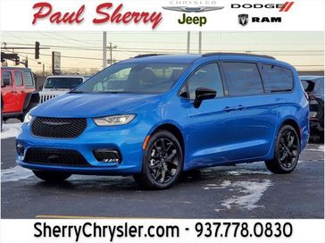 New 2026 Chrysler Pacifica Select