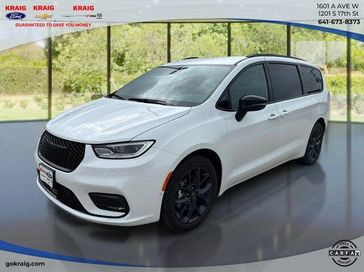 New 2026 Chrysler Pacifica Select