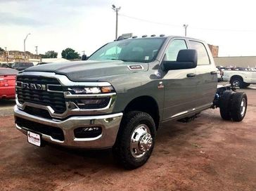 New 2026 RAM 3500 Tradesman Crew Cab Chassis 4x4 60' Ca