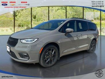 Used 2023 Chrysler Pacifica Touring L