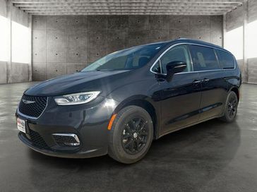 Used 2021 Chrysler Pacifica Touring L