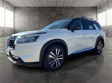 Used 2024 Nissan Pathfinder Platinum