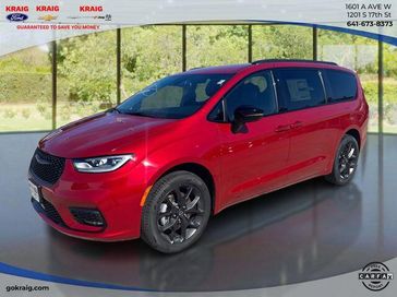 New 2026 Chrysler Pacifica Select