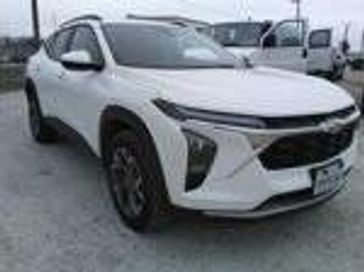 Used 2025 Chevrolet Trax LT