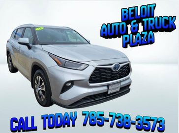 Used 2023 Toyota Highlander Hybrid XLE