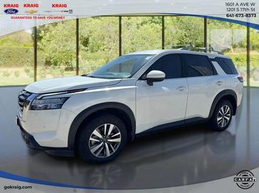 Used 2024 Nissan Pathfinder SL