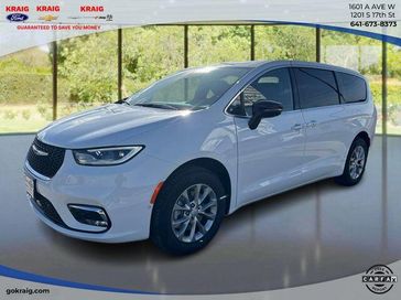 New 2026 Chrysler Pacifica Select Awd