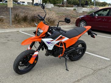 2025 KTM 390 SMCR