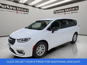 Used 2024 Chrysler Pacifica Touring L