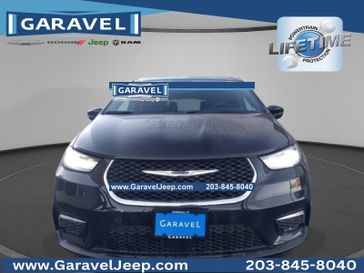 New 2026 Chrysler Pacifica Select