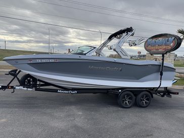 2023 MASTERCRAFT X24 