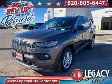 2024 Jeep Compass Latitude in a Sting-Gray Clear Coat exterior color and Blackinterior. Legacy Auto Center 620-315-9264 legacyautocenter.net 