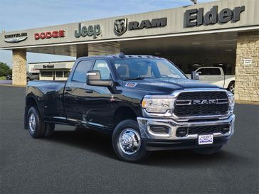 2024 RAM 3500 Tradesman Crew Cab 4x4 8' Box