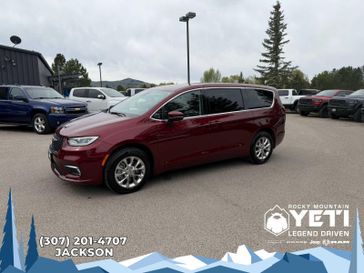 Used 2023 Chrysler Pacifica Touring L