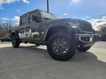 New 2025 Jeep Gladiator Sport S 4x4