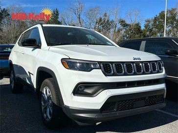 2024 Jeep Compass Latitude 4x4 in a Bright White Clear Coat exterior color. Hill-Kelly Dodge (850) 786-2130 hillkellydodge.com 
