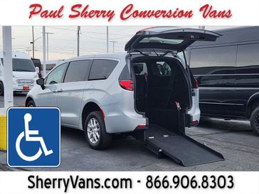 New 2026 Chrysler Pacifica Select