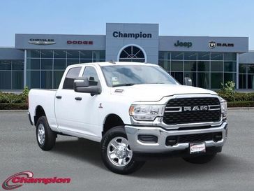 2024 RAM 2500 Tradesman Crew Cab 4x4 6'4' Box