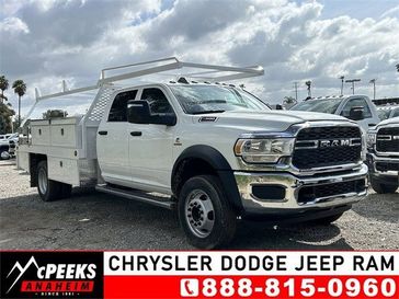 2024 RAM 5500 Tradesman Chassis Crew Cab 4x4 84' Ca in a Bright White Clear Coat exterior color and Diesel Gray/Blackinterior. McPeek's Chrysler Dodge Jeep Ram of Anaheim 888-861-6929 mcpeeksdodgeanaheim.com 