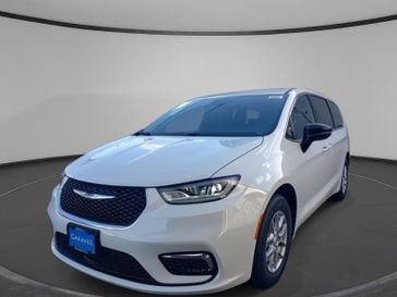 New 2026 Chrysler Pacifica Select