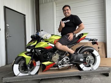2023 Ducati STREETFIGHTER V4 