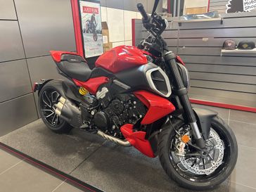 2025 Ducati DIAVEL V4 
