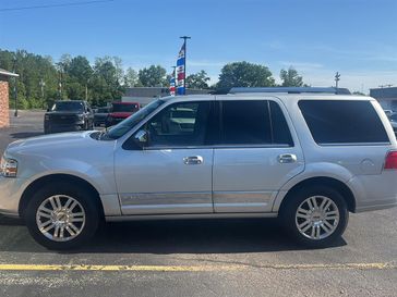 Used 2012 Lincoln Navigator Base