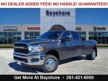 2024 RAM 3500 Tradesman Crew Cab 4x4 8' Box