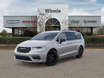 New 2026 Chrysler Pacifica Limited
