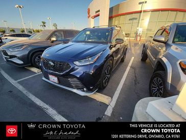 Used 2022 Toyota Highlander XSE