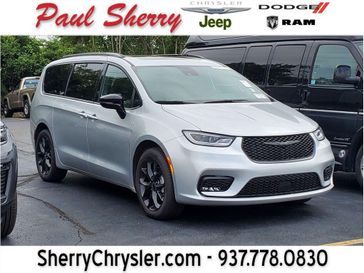 Used 2024 Chrysler Pacifica Limited S
