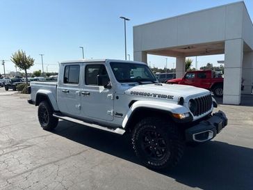 2025 Jeep Gladiator High Tide 4x4