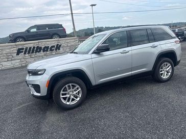 New 2025 Jeep Grand Cherokee Laredo X 4x4