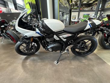 2026 Triumph THRUXTON 400 