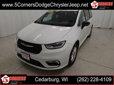 Used 2024 Chrysler Pacifica Touring