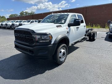 2024 RAM 5500 Tradesman Chassis Crew Cab 4x4 84' Ca