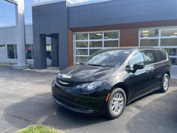 2025 Chrysler Voyager Lx