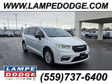 New 2026 Chrysler Pacifica Select