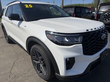 Used 2025 Ford Explorer St-line