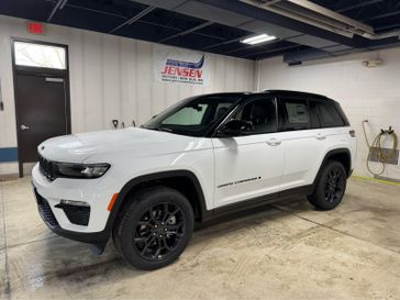 New 2025 Jeep Grand Cherokee Limited 4x4