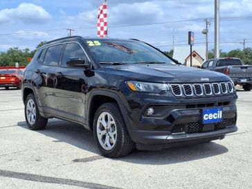 Used 2025 Jeep Compass Latitude