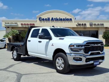 New 2026 RAM 3500 Tradesman Crew Cab Chassis 4x4 60' Ca